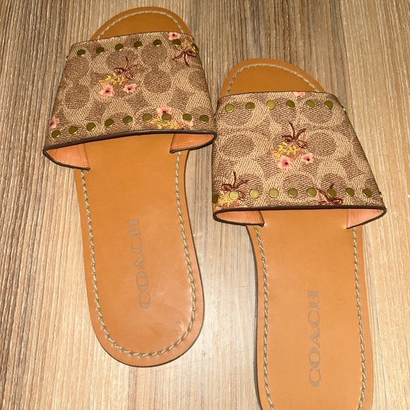 Coach Cecilia Monogram and Studded Slides Size 7. New Without Tags/Box - Picture 4 of 5